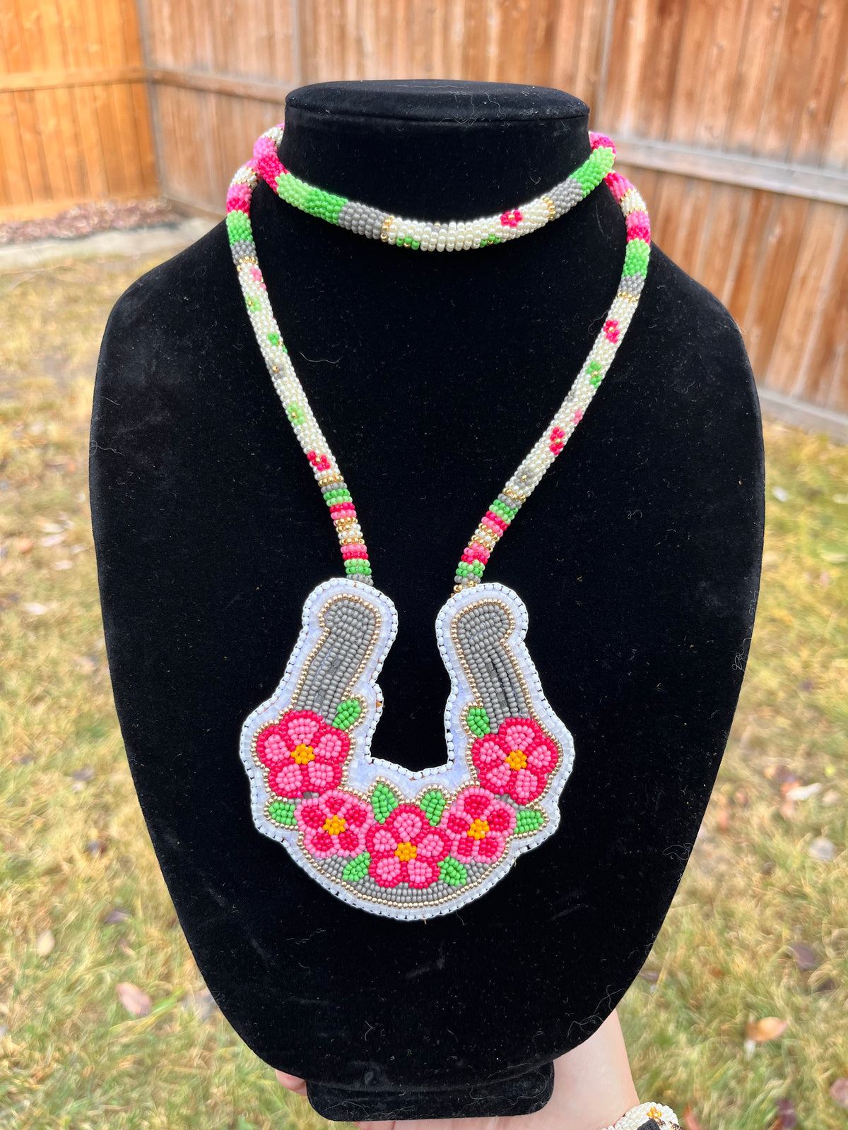 Floral Horse Shoe Medallion